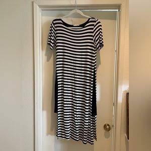Black & white strip layer dress, size medium, used in good condition
